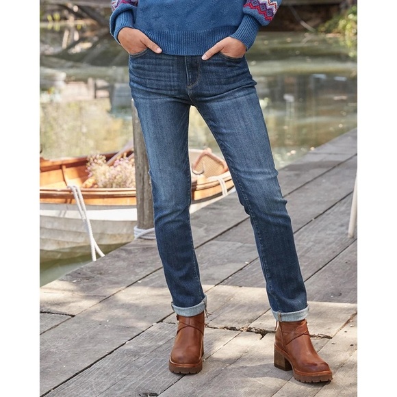 DRIFTWOOD AUDRY STRAIGHT LEG JEANS Medium Wash W 25 L 31 NWT - Picture 1 of 9